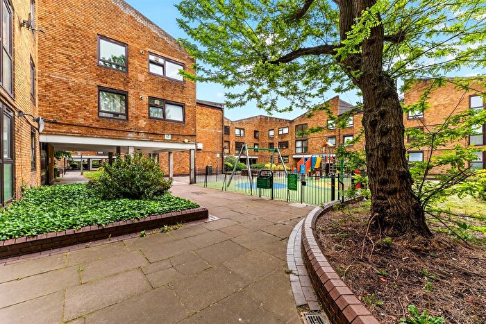 4 Bedroom Flat For Sale In Maskell Road, London, SW17