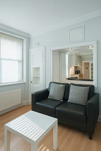 1 Bedroom Flat For Sale In Chiltern Street, London, W1U