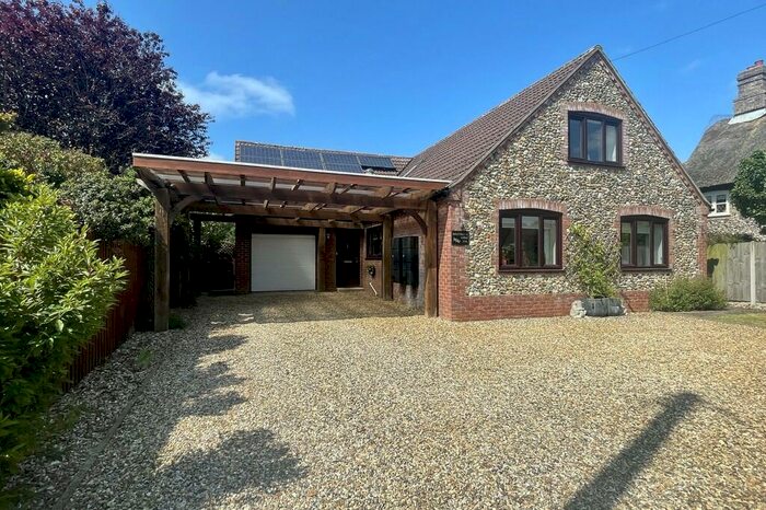 4 Bedroom Chalet To Rent In Ashburton Road, Ickburgh, IP26