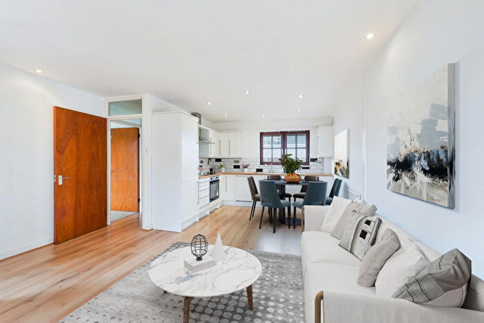 1 Bedroom Flat For Sale In Elsdale Street, London, E9