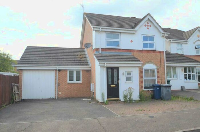 3 Bedroom Semi-Detached House To Rent In Longfield Avenue, Mill Hill, NW7