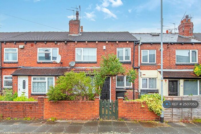 1 Bedroom Terraced House To Rent In Longroyd Avenue, Leeds, LS11