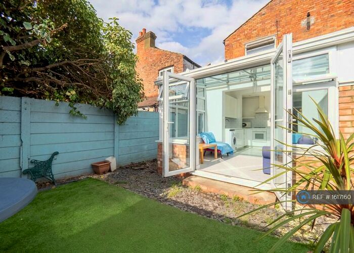 3 Bedroom Flat To Rent In Oldfield Road, London, NW10