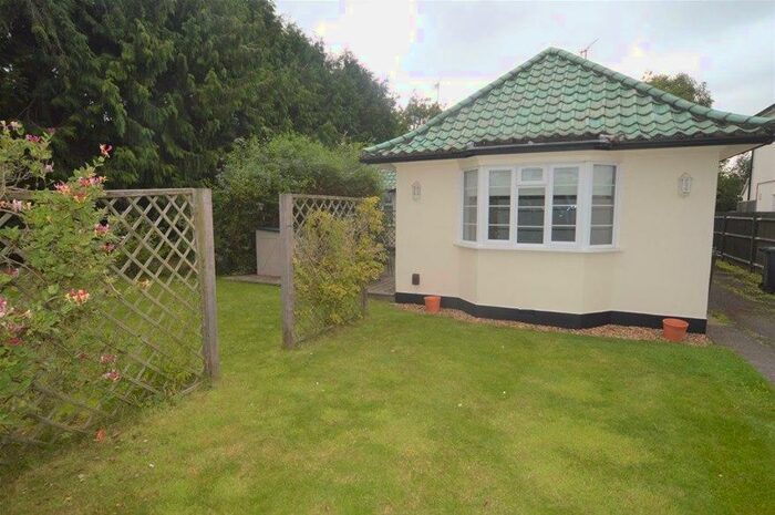 1 Bedroom Bungalow To Rent In Brampton Road, St Albans, St. Albans, AL1