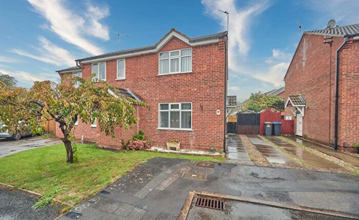 2 Bedroom Semi-Detached House For Sale In Severn Avenue, Hinckley, LE10