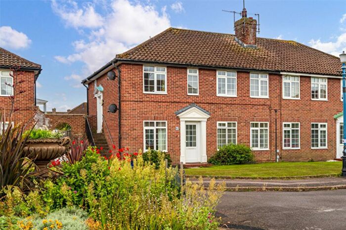 2 Bedroom Flat For Sale In Gaisford Close, Worthing, West Sussex, BN14
