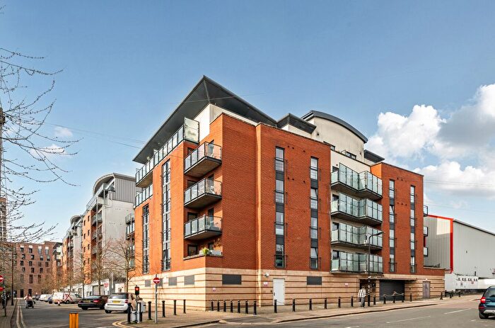 1 Bedroom Flat For Sale In Brisbane Road, London, E10