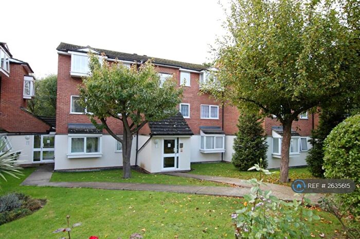 2 Bedroom Flat To Rent In Harkness Close, Romford, RM3