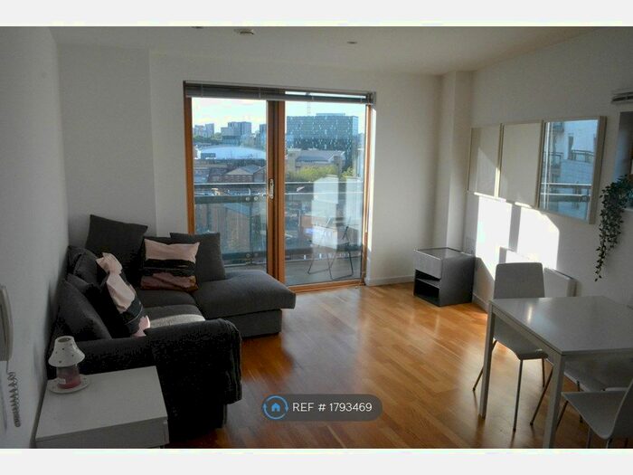 2 Bedroom Flat To Rent In Gateway East, Leeds, LS9