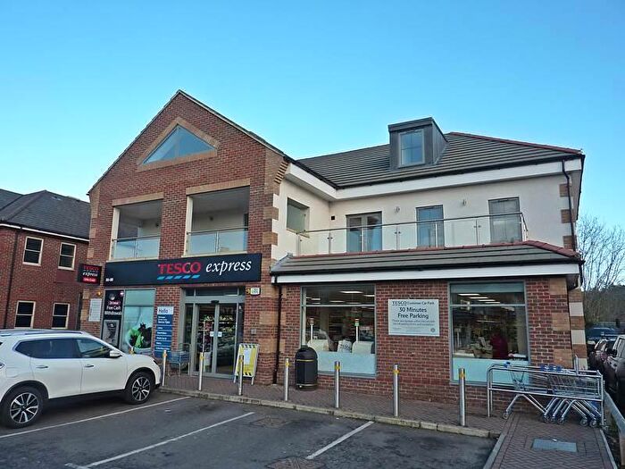 2 Bedroom Flat To Rent In The Parade, Bourne End, SL8