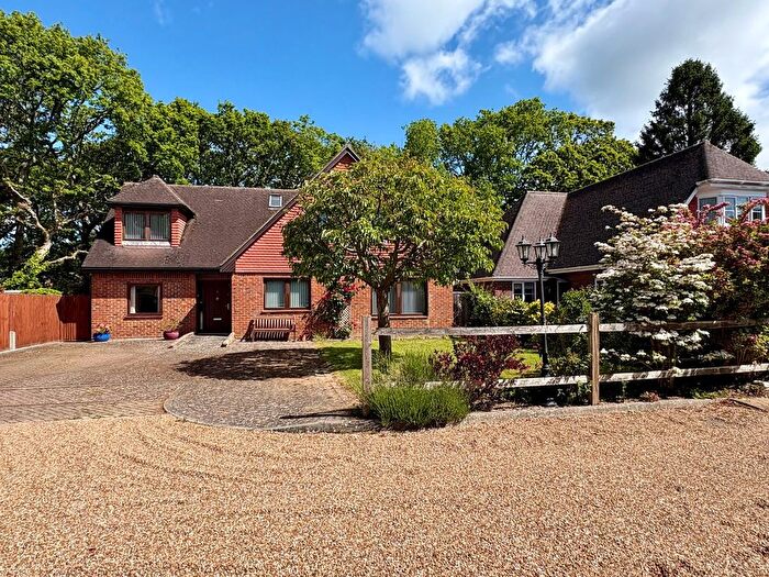 4 Bedroom Detached House For Sale In Kites Nest Walk, Bexhill-On-Sea, TN39