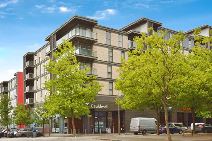 2 Bedroom Flat For Sale In South Fifth Street, Milton Keynes, MK9