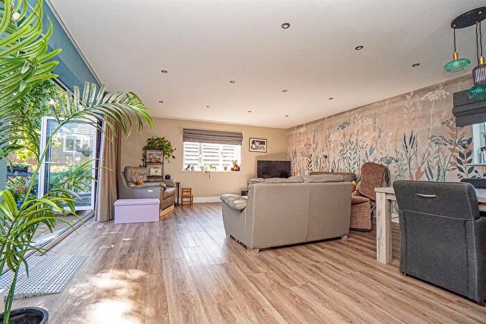 4 Bedroom Detached House For Sale In Hollinghurst Road, St. Leonards-On-Sea, TN37