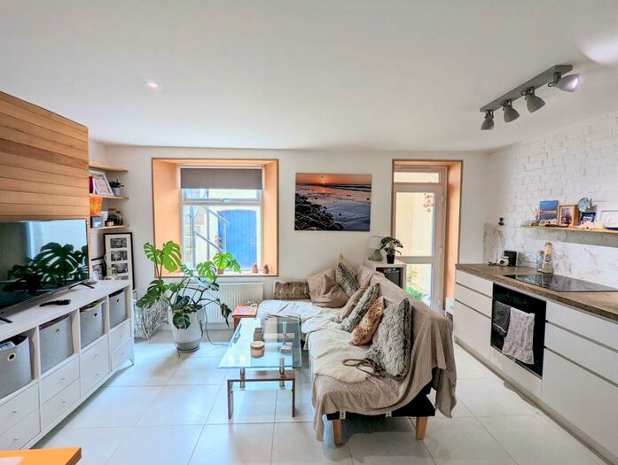 1 Bedroom Apartment To Rent In Bayview Court, PO11