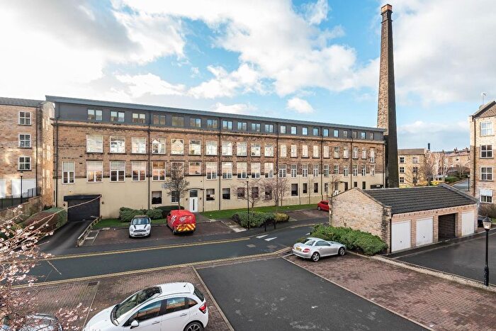 2 Bedroom Flat To Rent In Britannia Wharf, Bingley, West Yorkshire, BD16