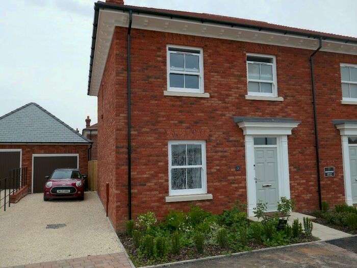 3 Bedroom Semi-Detached House To Rent In Southern Way, Yeovil, BA21