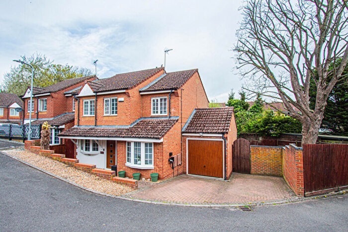 4 Bedroom Detached House For Sale In Fernmoor Drive, Irthlingborough, NN9