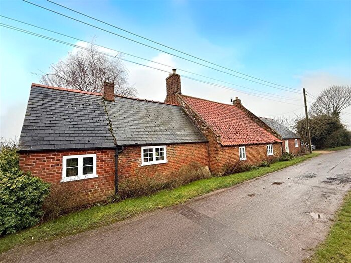 3 Bedroom Cottage For Sale In Northons Lane, Holbeach, Spalding, PE12