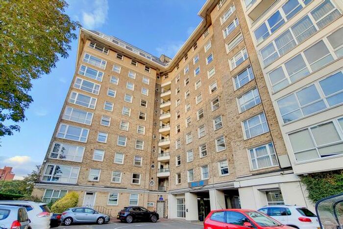 3 Bedroom Flat To Rent In St. Johns Wood Park, London, NW8