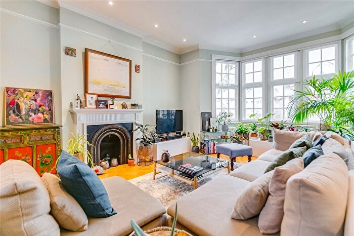 2 Bedroom Flat To Rent In Addison Grove, Bedford Park, W4