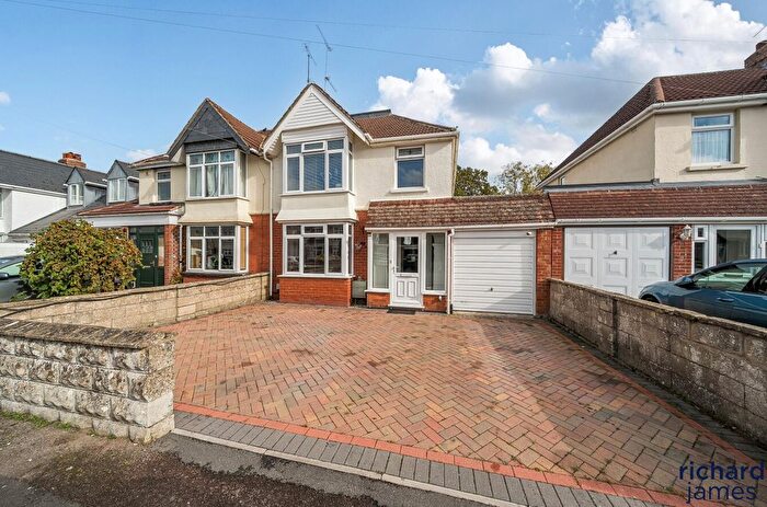 4 Bedroom Semi-detached House For Sale In Broome Manor Lane, Broome Manor, Swindon, SN3