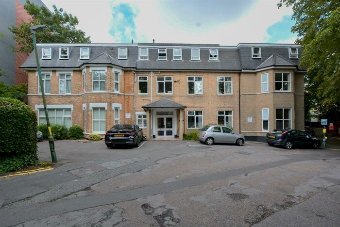 2 Bedroom Flat To Rent In Bournemouth, Dorset, BH1
