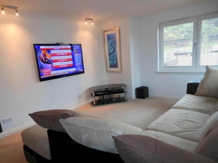 3 Bedroom Flat To Rent In Mackie Place, Elrick, Westhill, AB32