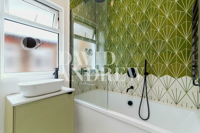 2 Bedroom Apartment To Rent In Hewitt Road, N8