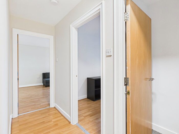 2 Bedroom Flat To Rent In Station Street, Belfast, BT3