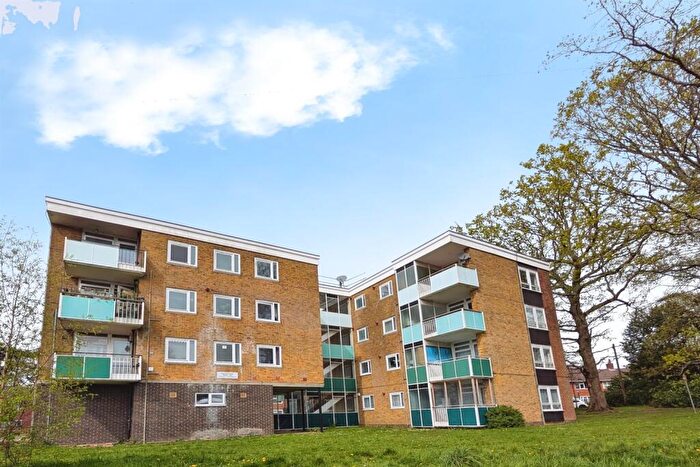 2 Bedroom Flat To Rent In Seymour Close, SO16