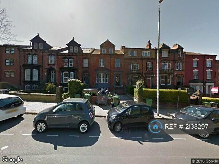 2 Bedroom Flat To Rent In Rear Woodsley Road, Leeds, LS2