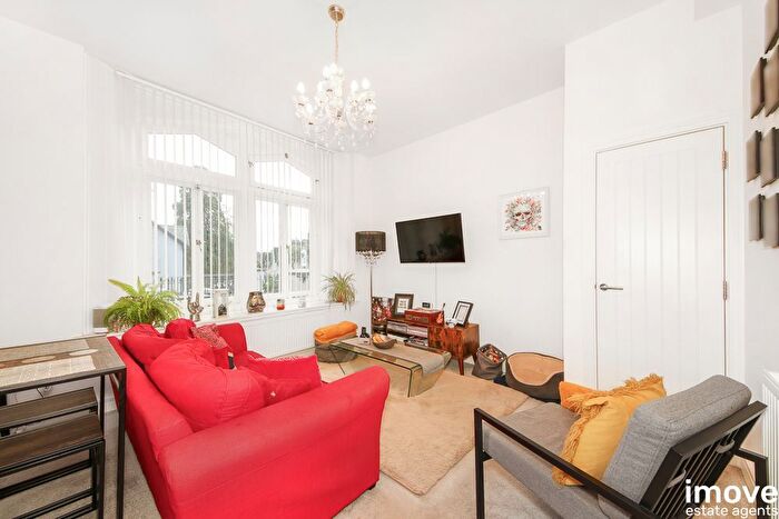 2 Bedroom Flat For Sale In Ellacombe Road, Torquay, TQ1