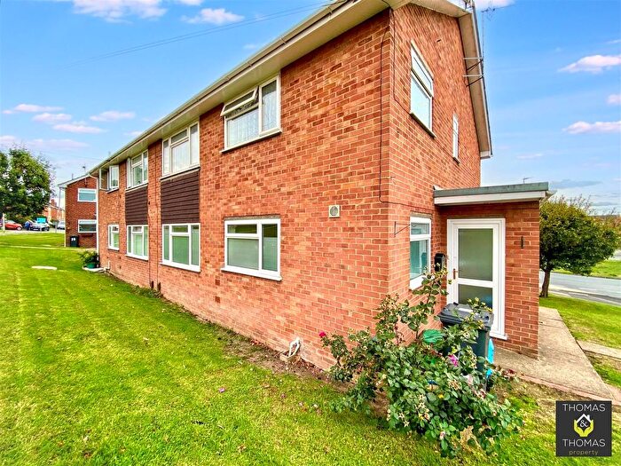 2 Bedroom Maisonette For Sale In Hendingham Close, Tuffley, GL4
