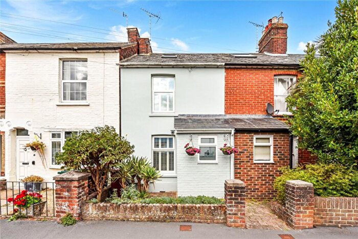 3 Bedroom End Of Terrace House For Sale In Grove Road, Chichester, West Sussex, PO19