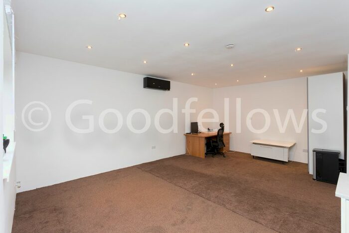 Bungalow To Rent In Amenity Way, Morden, Surrey, SM4