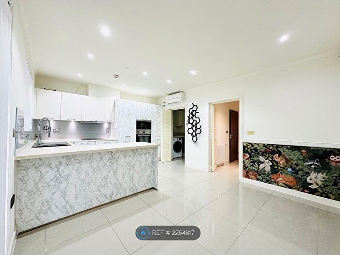 4 Bedroom Semi-Detached House To Rent In Camborne Road, Edgware, HA8