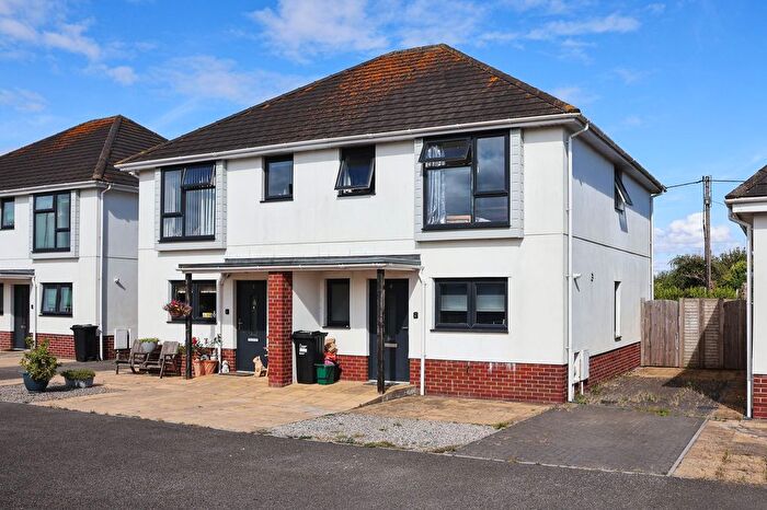 3 Bedroom Semi Detached House To Rent In Wherry Close, Threemilestone, TR3