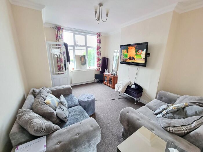 3 Bedroom Terraced House To Rent In Doe Royd Crescent, Sheffield, S5