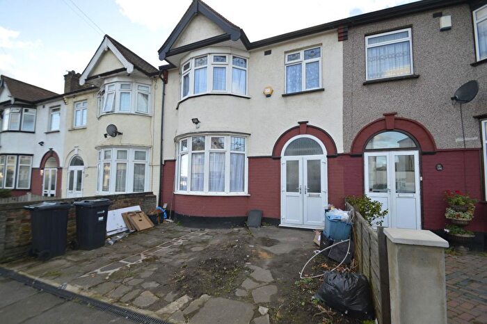 3 Bedroom Terraced House To Rent In South Park Road, Ilford, IG1