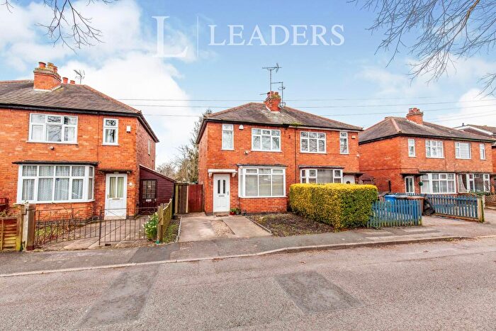 3 Bedroom Semi-Detached House To Rent In Chevin Avenue, DE3