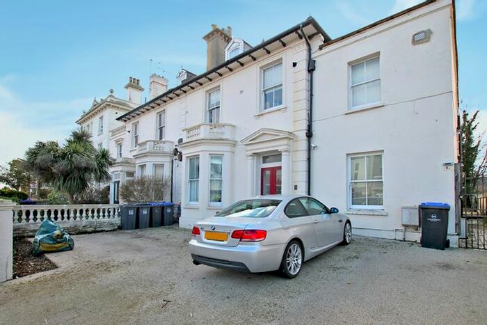 3 Bedroom Flat To Rent In Heene Road, Worthing, BN11