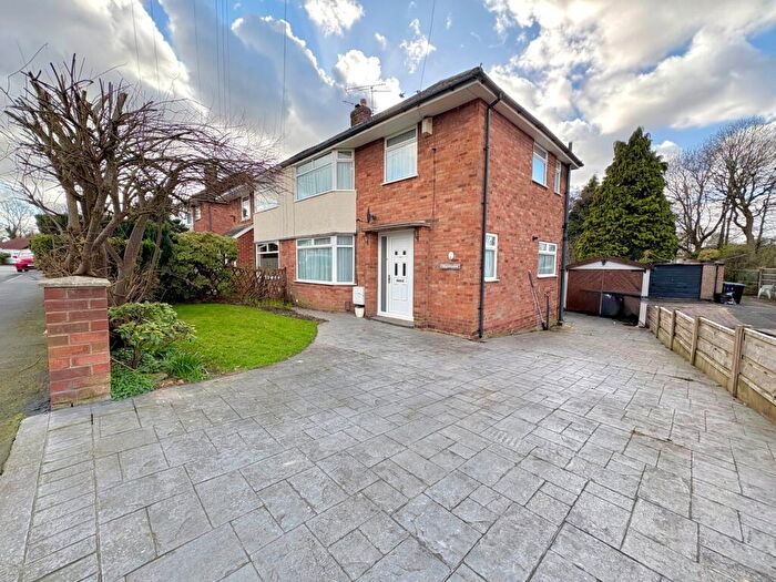 3 Bedroom Semi Detached House For Sale In Langdale Road, Woodley, Stockport, SK6