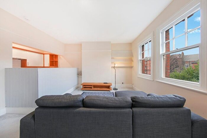 2 Bedroom Apartment To Rent In Goldhurst Terrace, South Hampstead, NW6