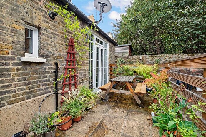1 Bedroom Flat To Rent In Bonham Road, Brixton, SW2