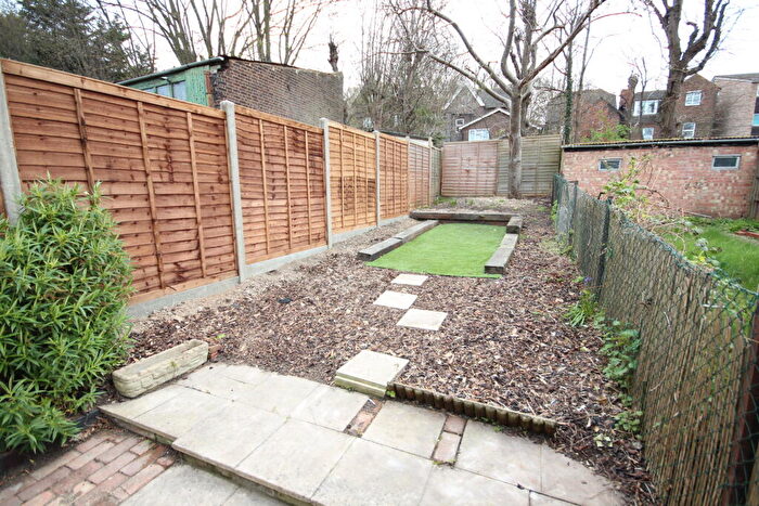 2 Bedroom Terraced House To Rent In Hartley Road, Luton, LU2