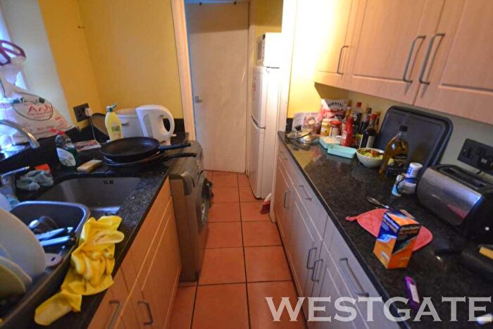 3 Bedroom Terraced House To Rent In Cardigan Road, Reading, RG1