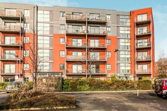 2 Bedroom Flat To Rent In The Waterfront, Sportcity, Manchester, M11