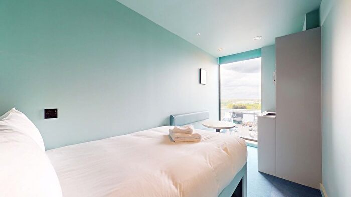 Studio To Rent In Uxbridge Road, Hayes, UB4