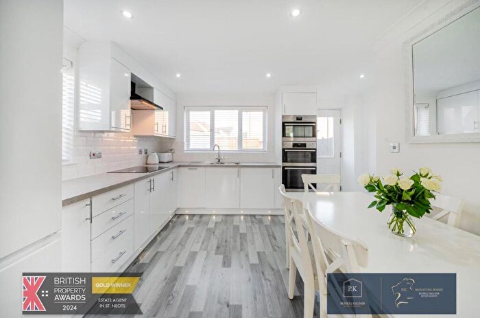 3 Bedroom End Of Terrace House For Sale In Chapman Way, Eynesbury, St. Neots, PE19
