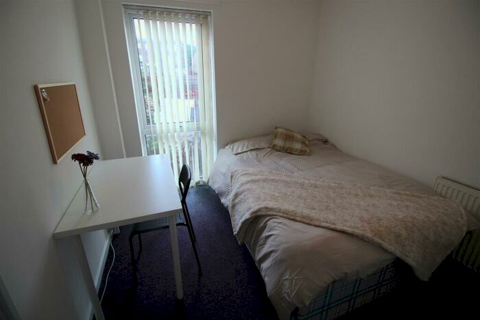 5 Bedroom House To Rent In Harlaxton Walk, Nottingham, NG3